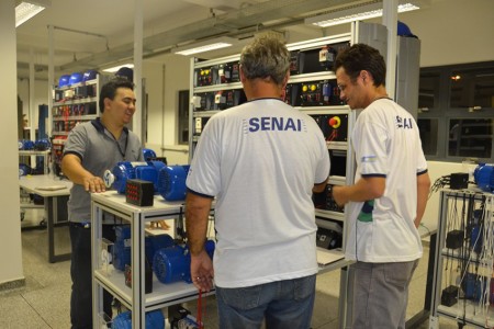 Cursos oferecidos são os de automação industrial, controle ambiental, edificações, logística, manutenção e suporte em informática, meio ambiente e segurança do trabalho