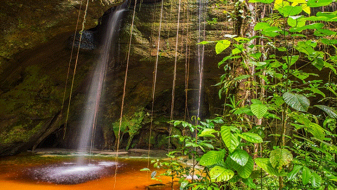 Presidente Figueiredo-cachoeira-Foto-Embratur