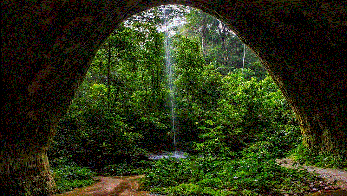 Presidente-Figueiredo-gruta-Foto-Embratur