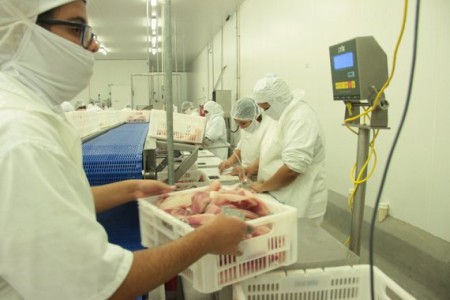 Segue elevado o nível de ociosidade da indústria, já que para 52% dos respondentes a utilização da capacidade instalada esteve abaixo do usual para o mês. (Foto: Divulgação)