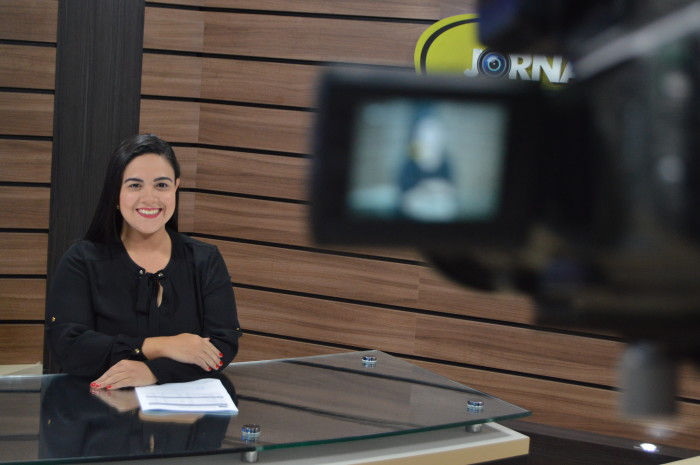 Jornal da RIT é apresentado pela jornalista Fabiane Dorta e terá duas edições diárias, às 12h e 18h30. (Foto: Divulgação).