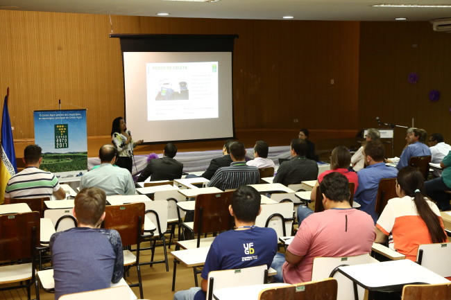 Reunião na manhã desta quarta-feira aconteceu no auditório do Centro Administrativo Municipal. (A. Frota).