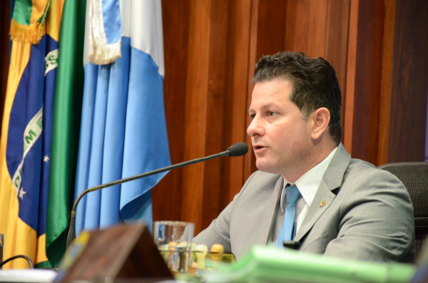 Projeto de lei de autoria do deputado Renato Câmara, que torna obrigatória a colocação de banheiros químicos adaptados às pessoas portadoras de necessidades especiais, foi aprovado nesta terça-feira na Assembleia Legislativa. (Foto: Toninho Souza).