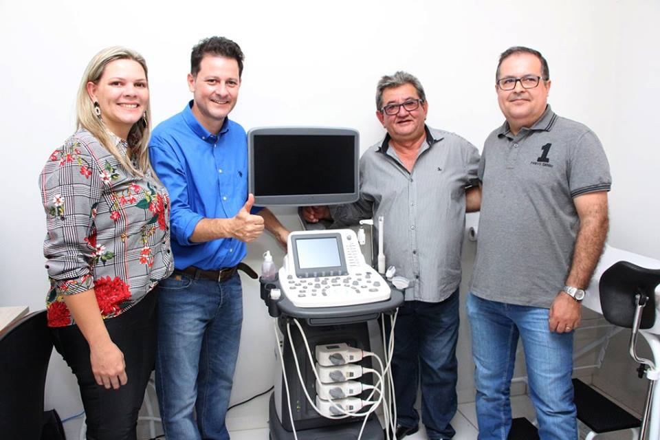 Deputado Renato Câmara, prefeito Jorge Takahashi durante entrega da moderna sala ultrassonografia em Batayporã - Foto: Divulgação