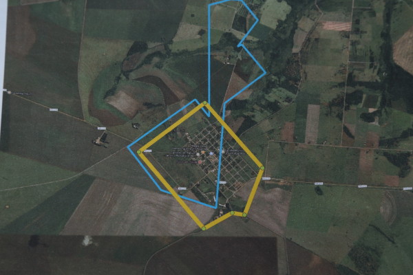 Mapa do distrito de Itahum mostra o perímetro urbano anterior e o atual (menor).