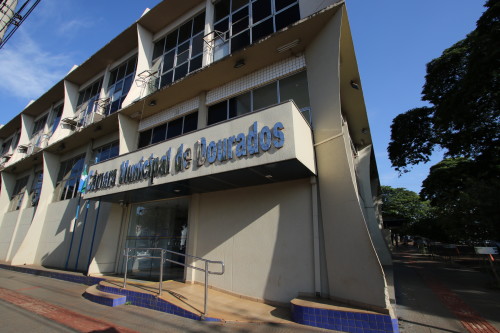 Sessão extraordinária aconteceu na manhã desta quarta-feira. (Foto: Thiago Morais).