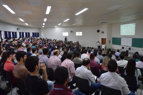 Público presente durante o painel que debateu resistência de plantas daninhas a herbicidas. (Foto: Guilherme Viana).