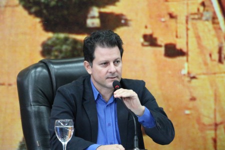 Seminário proposto pelo deputado estadual Renato Câmara reuniu mais de 300 pessoas no sábado em Dourados e gerou diversos encaminhamento para o combate à dengue no município e no Estado - Foto: Thiago Morais
