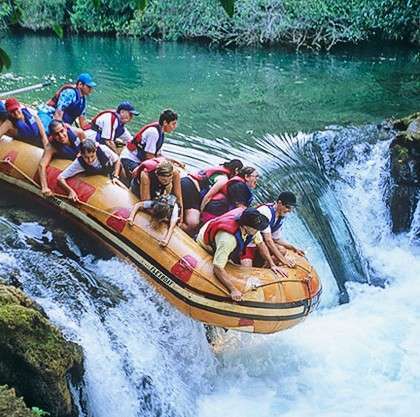 bonito-aventura-passeio-bote-rio-formoso-hill-bonito-ms-420x417