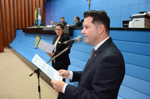 Deputado Renato Câmara propôs nesta quinta-feira a criação de uma homenagem aos pioneiros. (Fotos: Toninho Souza).