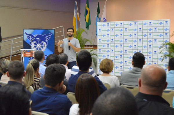 Facundo Guerra ministrou palestra na Aced. (Foto: Assessoria da Aced).