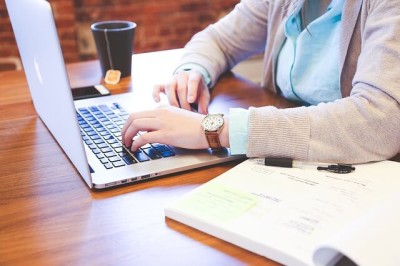 Ambos os cursos, que são gratuitos e totalmente online, o prazo de conclusão foi estendido para o dia 17 de fevereiro de 2019. (Foto: Divulgação).